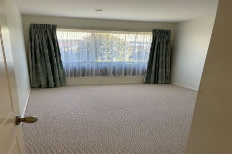 Photo of property in 1 Carmana Gardens, Rangiora, 7400