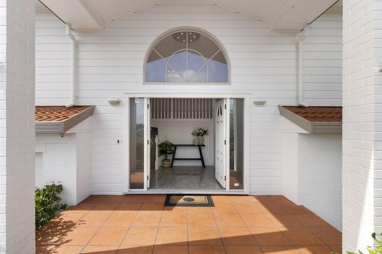 Photo of property in 24 Kenmure Avenue, Forrest Hill, Auckland, 0620