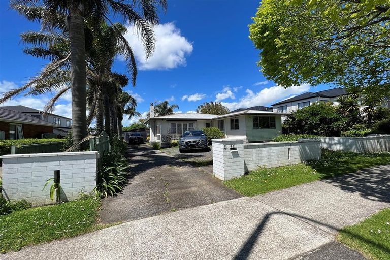 Photo of property in 36 Gossamer Drive, Pakuranga Heights, Auckland, 2010