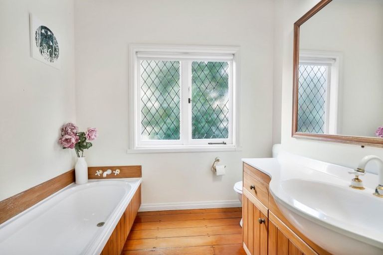 Photo of property in 136 Beach Road, Onerahi, Whangarei, 0110