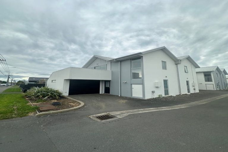 Photo of property in 470 Barbadoes Street, Edgeware, Christchurch, 8013