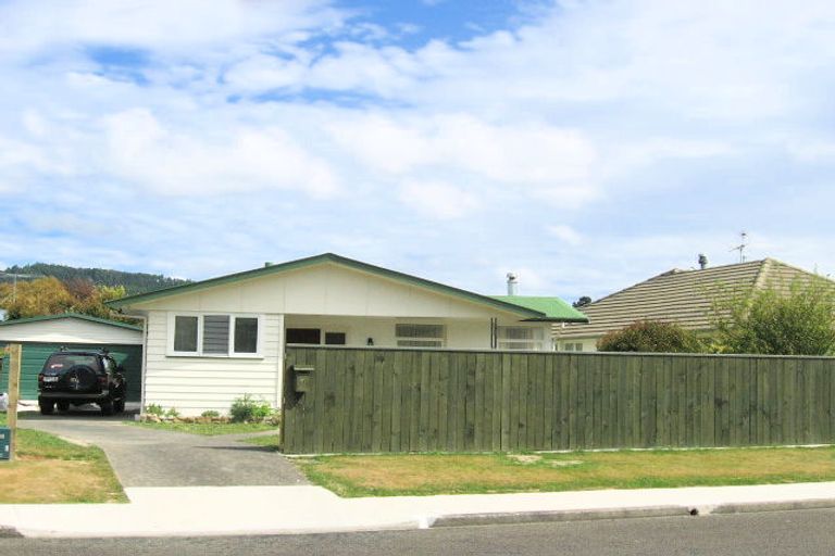 Photo of property in 21 Kiwi Street, Heretaunga, Upper Hutt, 5018