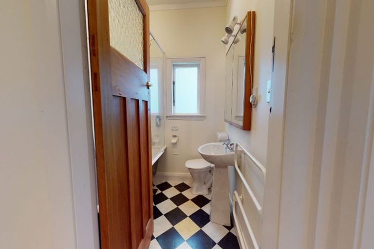 Photo of property in 75 Chamberlain Road, Karori, Wellington, 6012