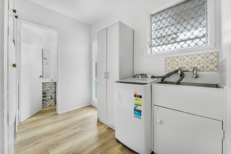 Photo of property in 1/42 Bentley Avenue, Glenfield, Auckland, 0629