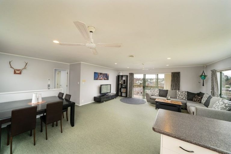 Photo of property in 25 Poike Road, Hairini, Tauranga, 3112