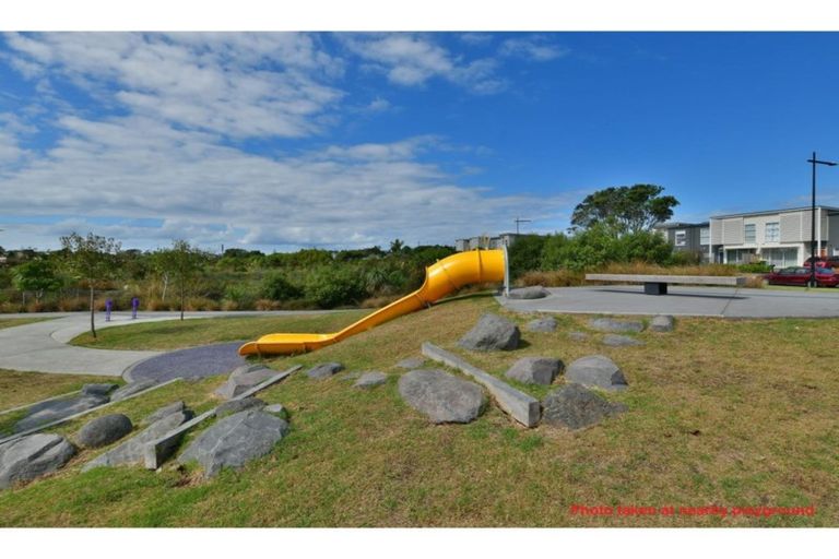 Photo of property in 2 Couldrey Crescent, Red Beach, 0932