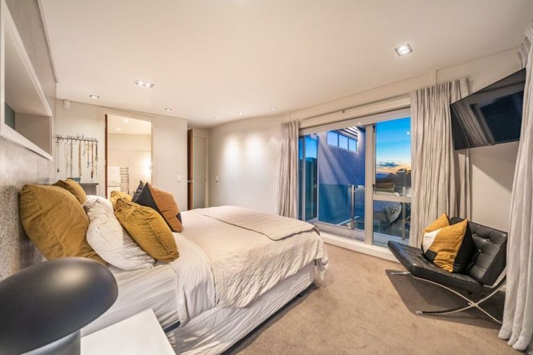 Photo of property in 32 Roys Road, Plimmerton, Porirua, 5026