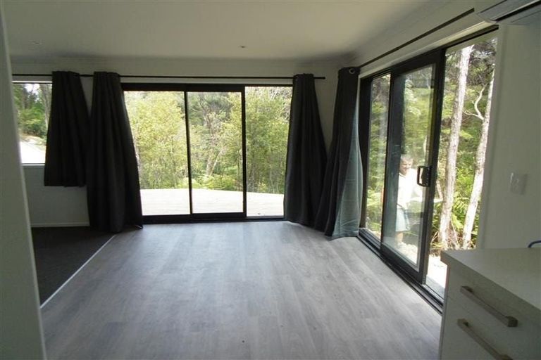 Photo of property in 341 Glenvar Road, Long Bay, Auckland, 0630