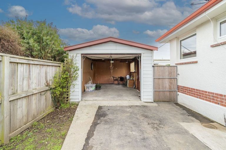Photo of property in 1 Crombie Street, Gore, 9710