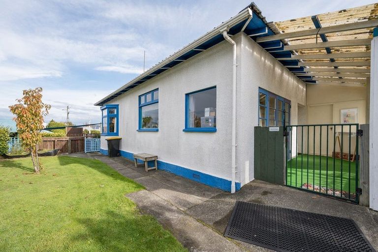 Photo of property in 112 Parkers Road, Tahunanui, Nelson, 7011