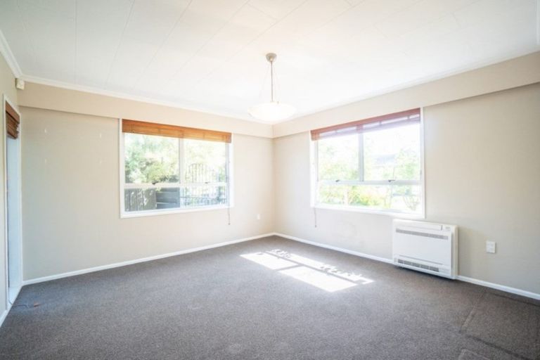 Photo of property in 16 Te Punga Place, Awapuni, Palmerston North, 4412