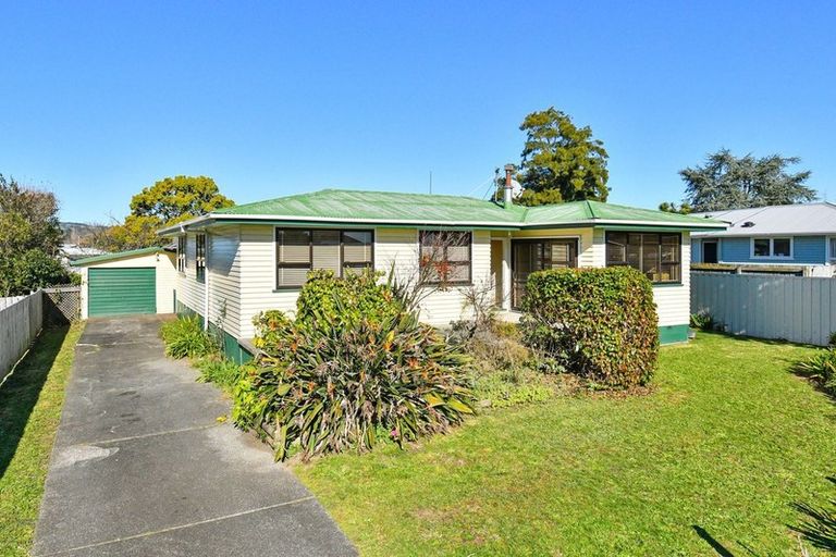 Photo of property in 16 Eastburn Street, Papakura, 2110