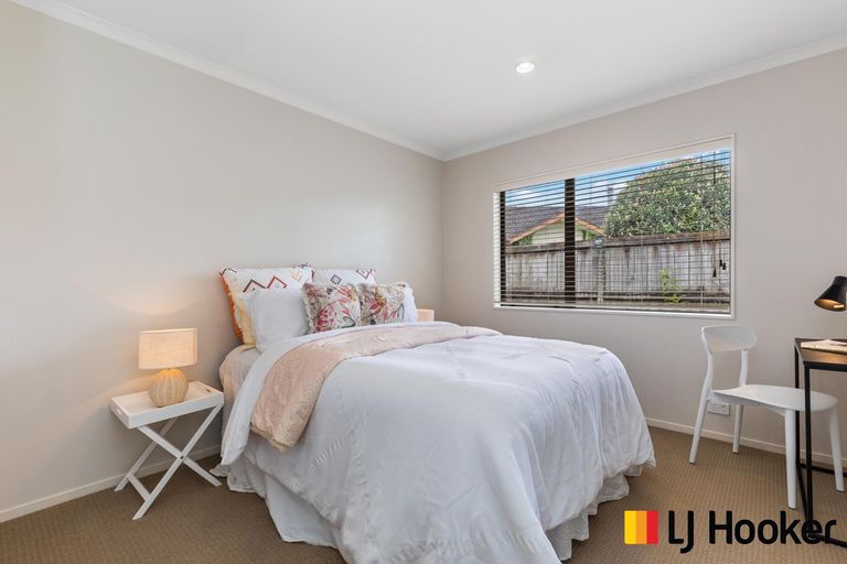 Photo of property in 11 Allerton Place, Wattle Downs, Auckland, 2103