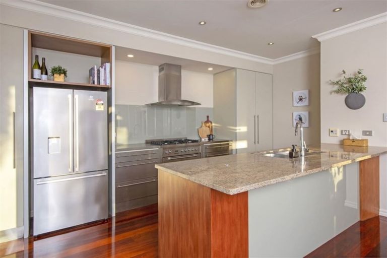 Photo of property in 26 Oliver Twist Avenue, Mellons Bay, Auckland, 2014