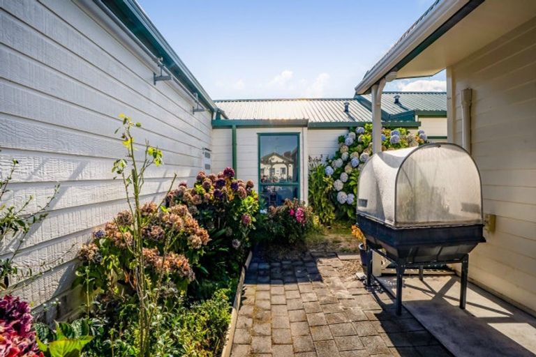 Photo of property in 4/70-76 Whiteley Street, Moturoa, New Plymouth, 4310