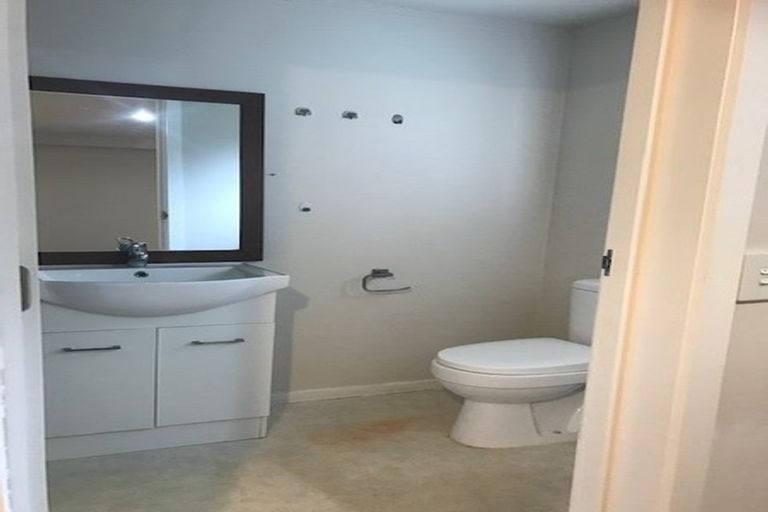 Photo of property in 34 De Quincey Terrace, Highland Park, Auckland, 2010