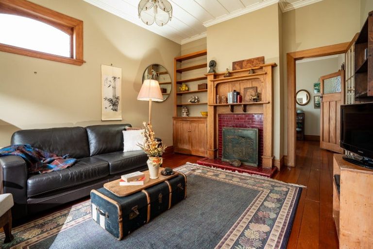 Photo of property in 44 Mills Road, Brooklyn, Wellington, 6021