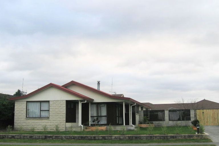 Photo of property in 124 Tait Drive, Greenmeadows, Napier, 4112