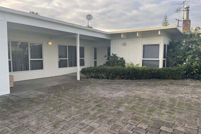 Photo of property in 84 Crows Road, Swanson, Auckland, 0614