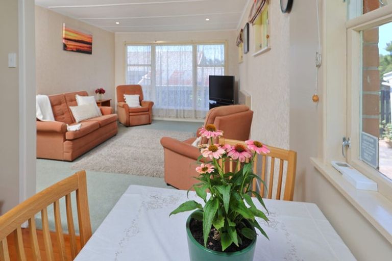 Photo of property in 3 Tracey Terrace, Te Atatu South, Auckland, 0602