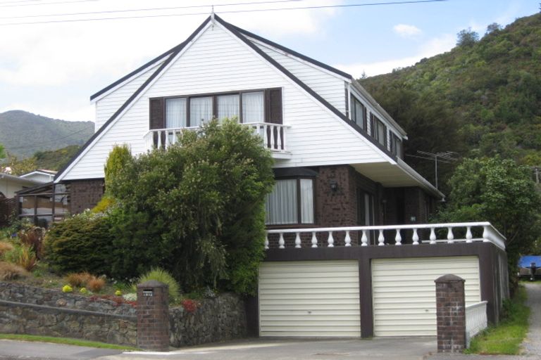 Photo of property in 160a Waikawa Road, Picton, 7220