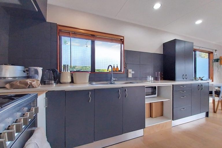 Photo of property in 2/9 Applewood Drive, Henderson, Auckland, 0612