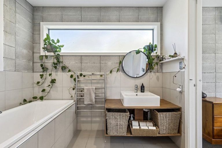 Photo of property in 1/86 Bay Street, Red Beach, 0932