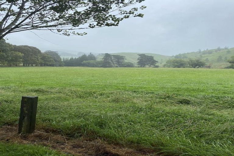 Photo of property in 1663 Opaki Kaiparoro Road, Mauriceville, Masterton, 5882