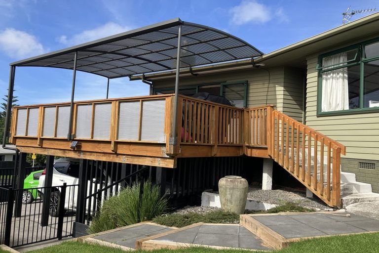 Photo of property in 76 Lauderdale Road, Birkdale, Auckland, 0626