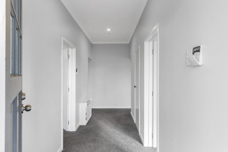 Photo of property in 22 Kingswood Street, Takaro, Palmerston North, 4412