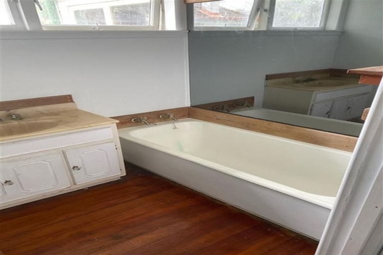 Photo of property in 8 Masters Avenue, Hillcrest, Hamilton, 3216