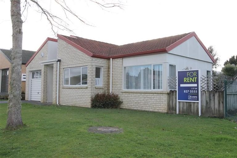 Photo of property in 33 Blueridge Close, Sunnyvale, Auckland, 0612