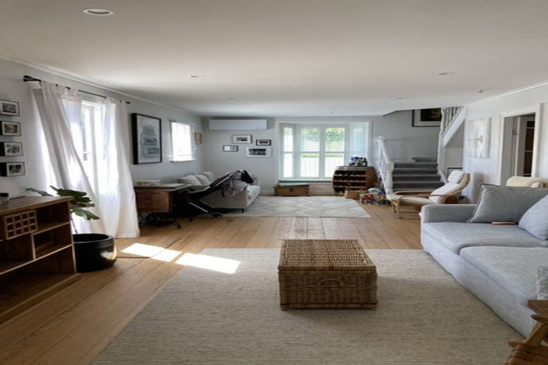 Photo of property in 20 Vincent Road, Northcote Point, Auckland, 0627