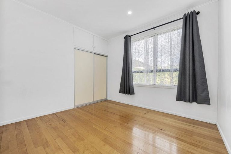 Photo of property in 11 Sunnyside Crescent, Papatoetoe, Auckland, 2025