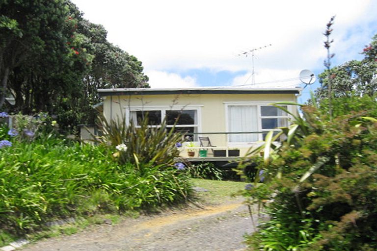 Photo of property in 111 Waitea Road, Muriwai, Waimauku, 0881