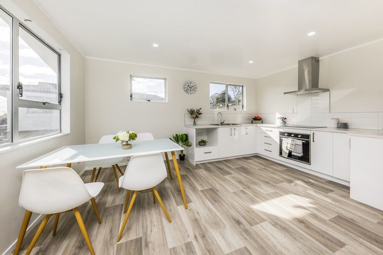 Photo of property in 20 Frobisher Way, Clendon Park, Auckland, 2103