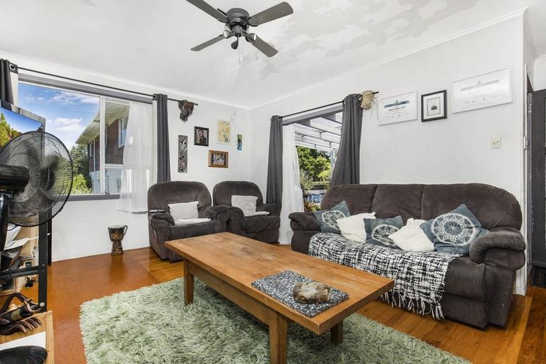 Photo of property in 22 Estuary Road, Weymouth, Auckland, 2103