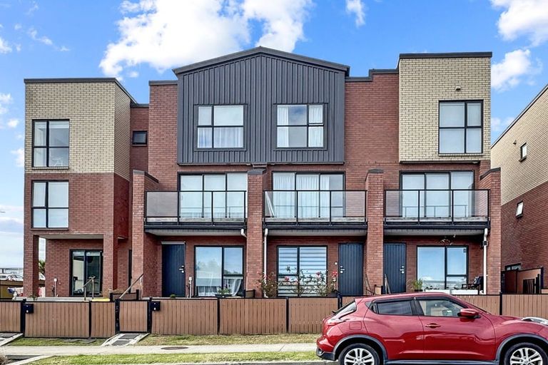 Photo of property in 6 Picturesque Drive, Flat Bush, Auckland, 2019