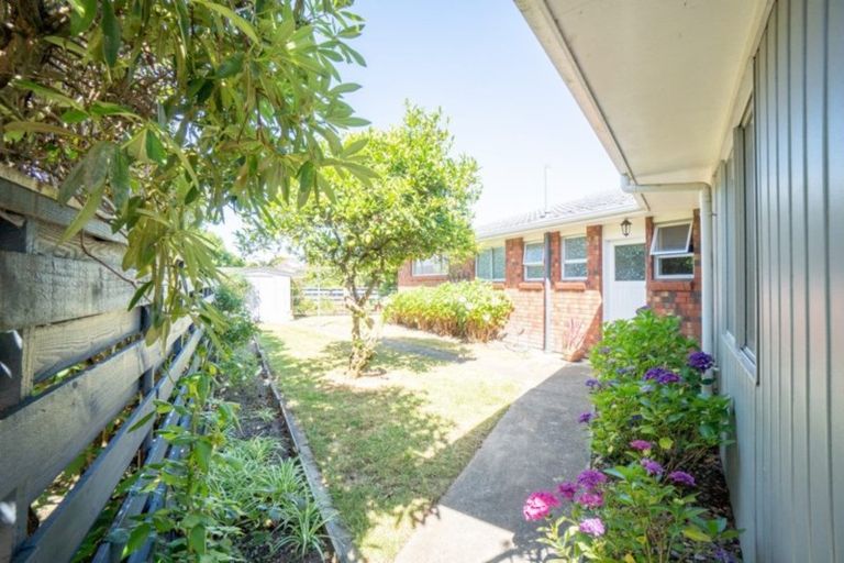 Photo of property in 16 Te Punga Place, Awapuni, Palmerston North, 4412