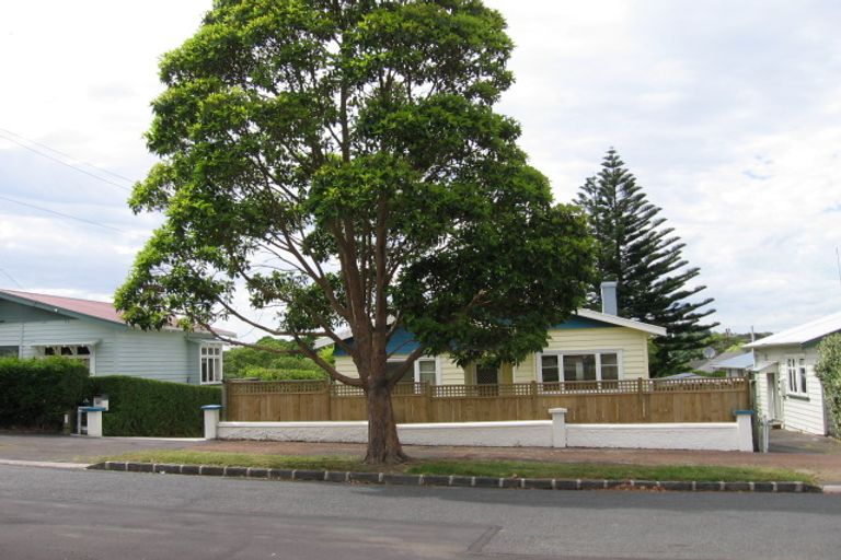 Photo of property in 42b Alberta Street, Point Chevalier, Auckland, 1022