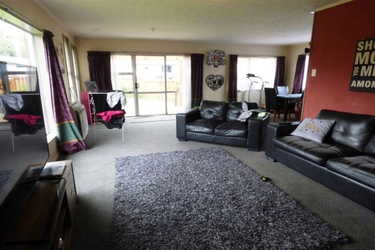 Photo of property in 32 Mcneil Street, Balclutha, 9230