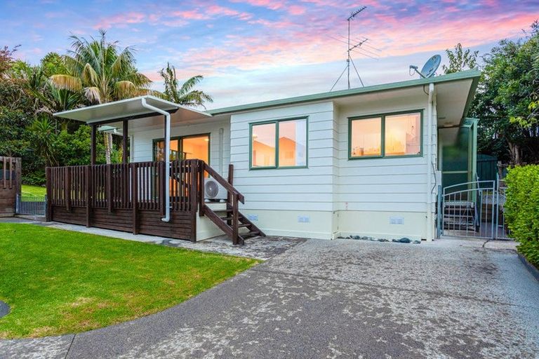 Photo of property in 171 Edmonton Road, Te Atatu South, Auckland, 0610