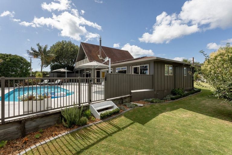 Photo of property in 306 Omokoroa Road, Omokoroa, 3114