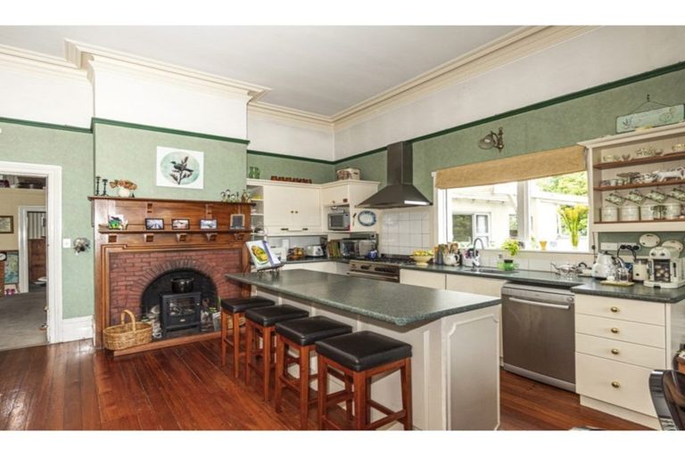 Photo of property in 100 North Street, Seaview, Timaru, 7910