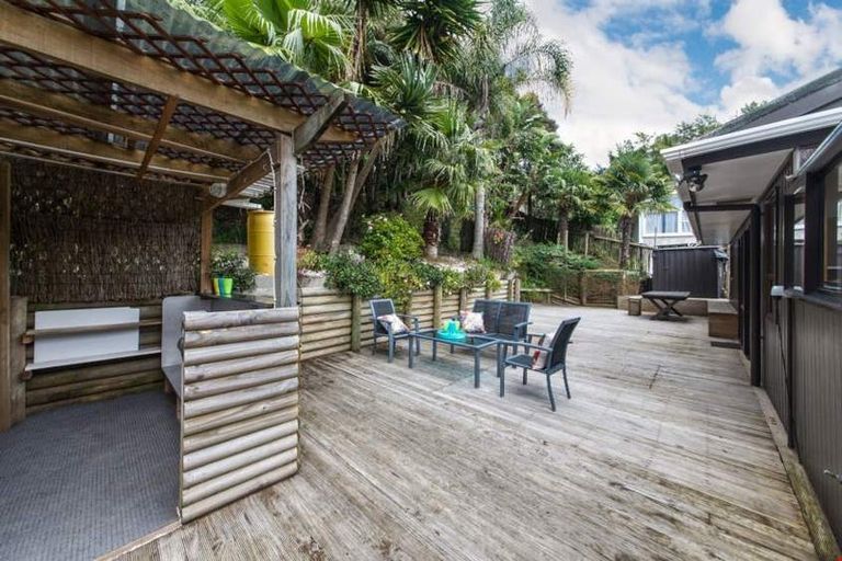 Photo of property in 86 Ayton Drive, Totara Vale, Auckland, 0629