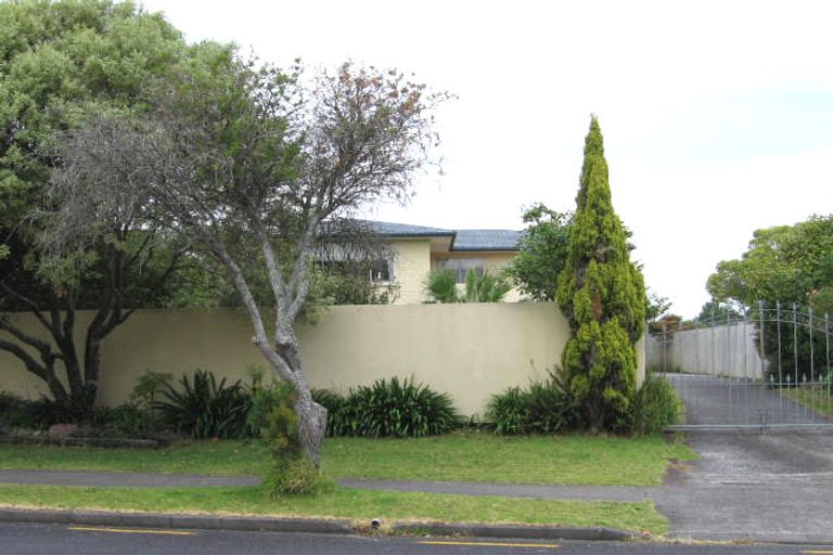 Photo of property in 50 Sartors Avenue, Browns Bay, Auckland, 0630