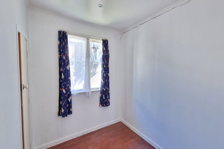 Photo of property in 36 Sheridan Drive, New Lynn, Auckland, 0600