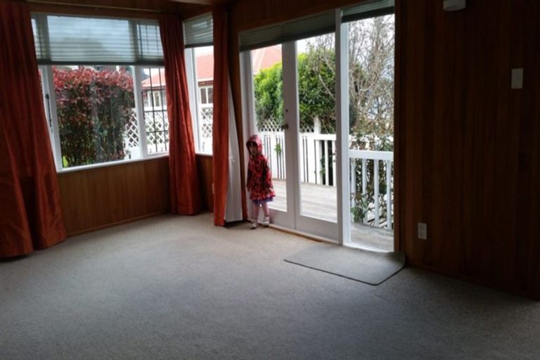 Photo of property in 9 Tai Paku Paku Road, Karaka Bays, Wellington, 6022