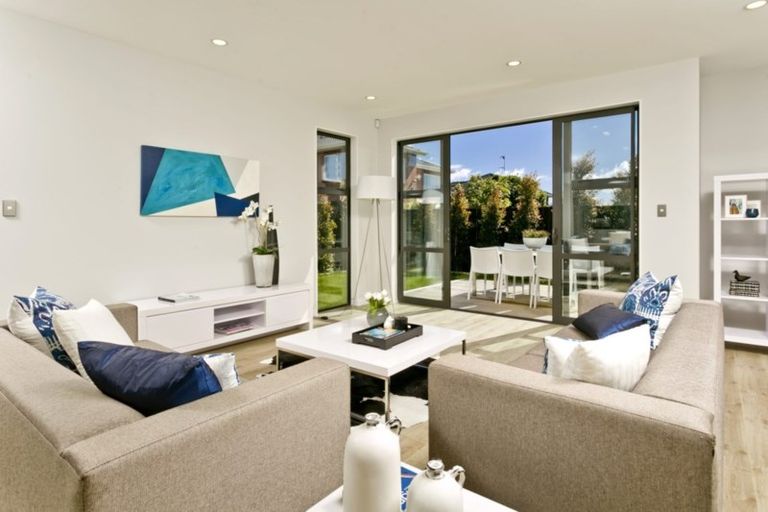 Photo of property in 2a Brook Street, Milford, Auckland, 0620