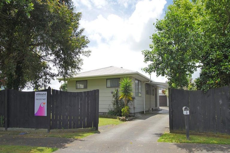 Photo of property in 3 Apollo Parade, Milson, Palmerston North, 4414